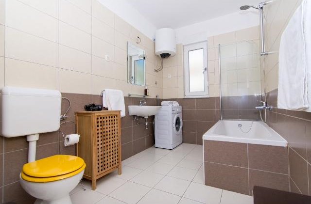 Spacious bathroom of the apartment in Trogir.