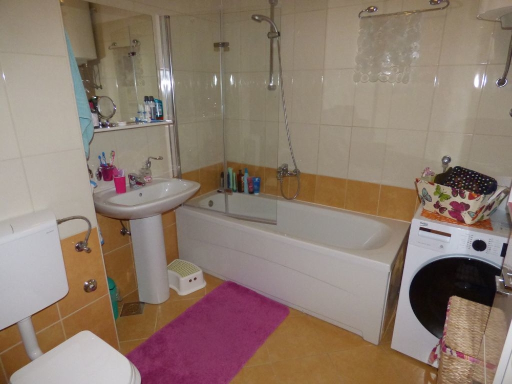 Bathroom of apartment A1493 in Croatia - Panorama Scouting.
