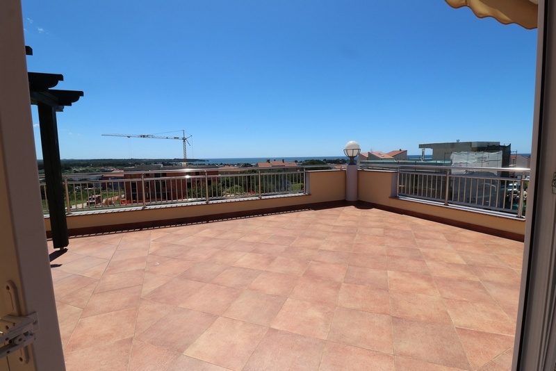 View of the large roof terrace of the apartment in Novigrad - panorama scouting.