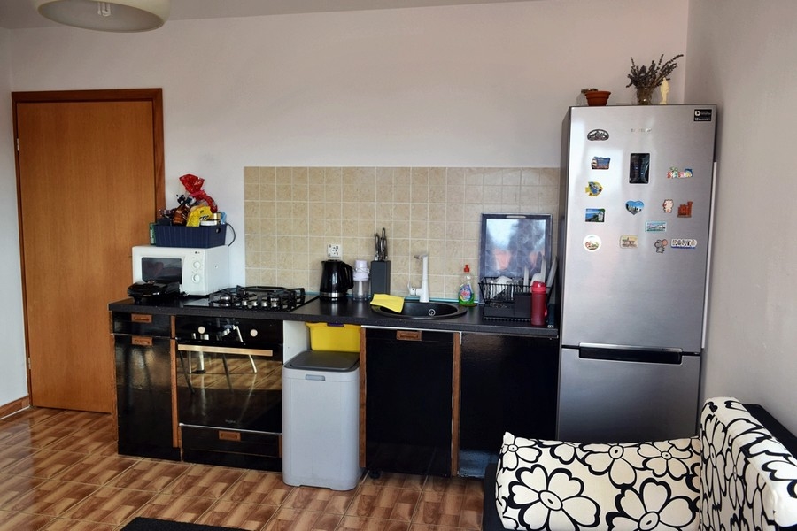 View of the kitchenette of the property A1684 in the Vodice region.