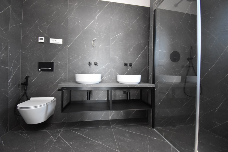 Modern and high quality bathroom of the apartment A2046, Rijeka.