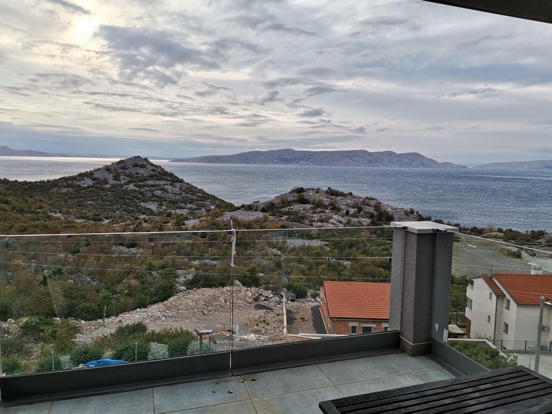 Region Senj, Kvarner Modern Apartment with Community Pool