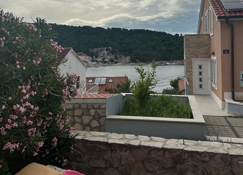 Ground floor apartment in Croatia on the island of Solta for sale - Panorama Scouting. ID: A2998.