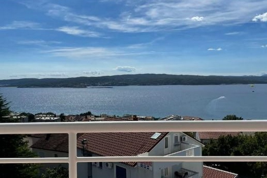 Viewing balcony of an apartment in Croatia with sea views - Panorama Scouting