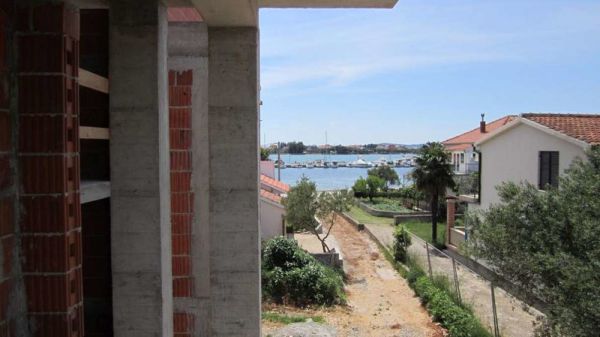 Apartment on the ground floor near the sea in Croatia for sale.