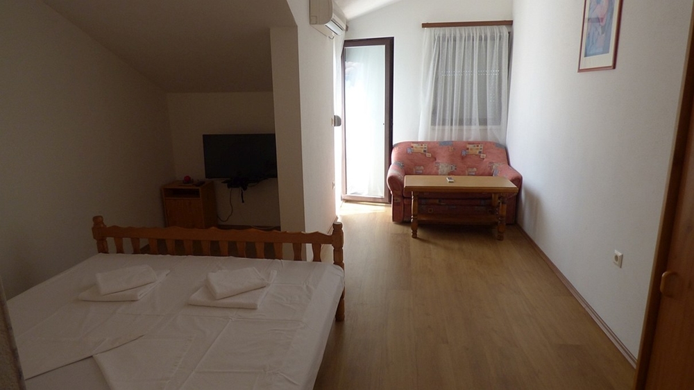 A studio apartment from the apartment house for sale in Croatia, Ciovo
