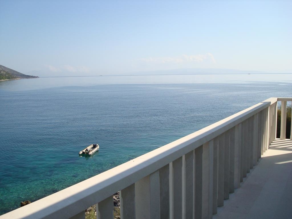 Buy villa by the sea in Dalmatia.