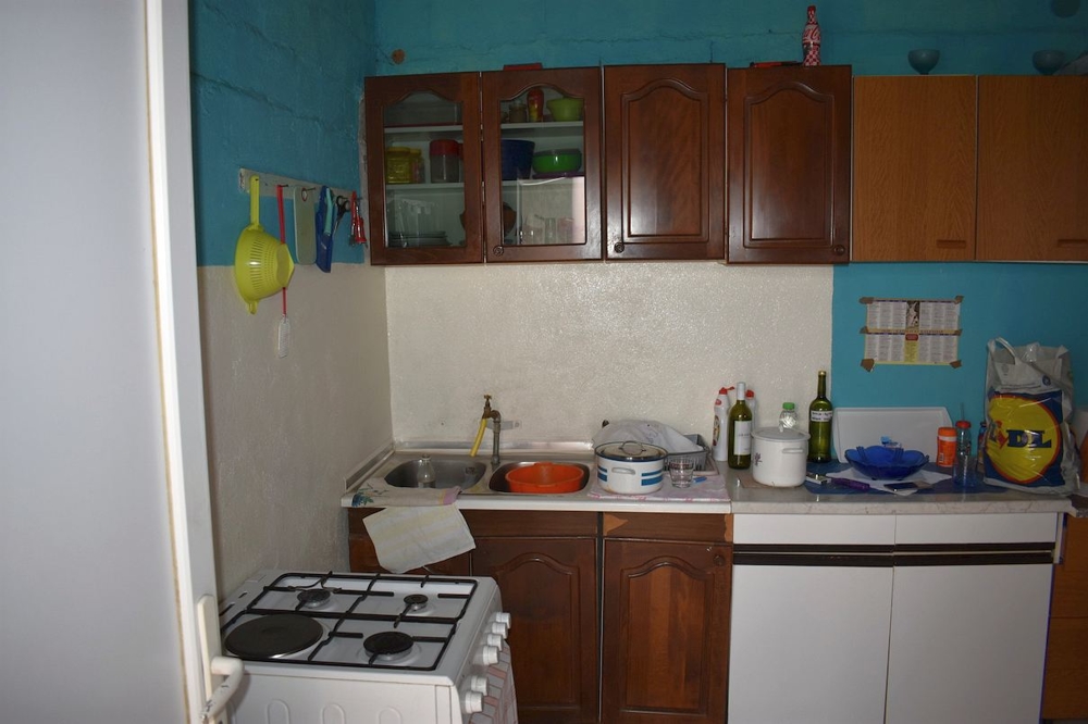 Glance into the kitchen of property H1167, Dalmatia.