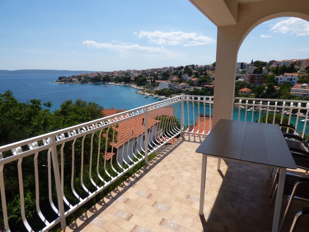 Pension with sea view in Croatia for sale.