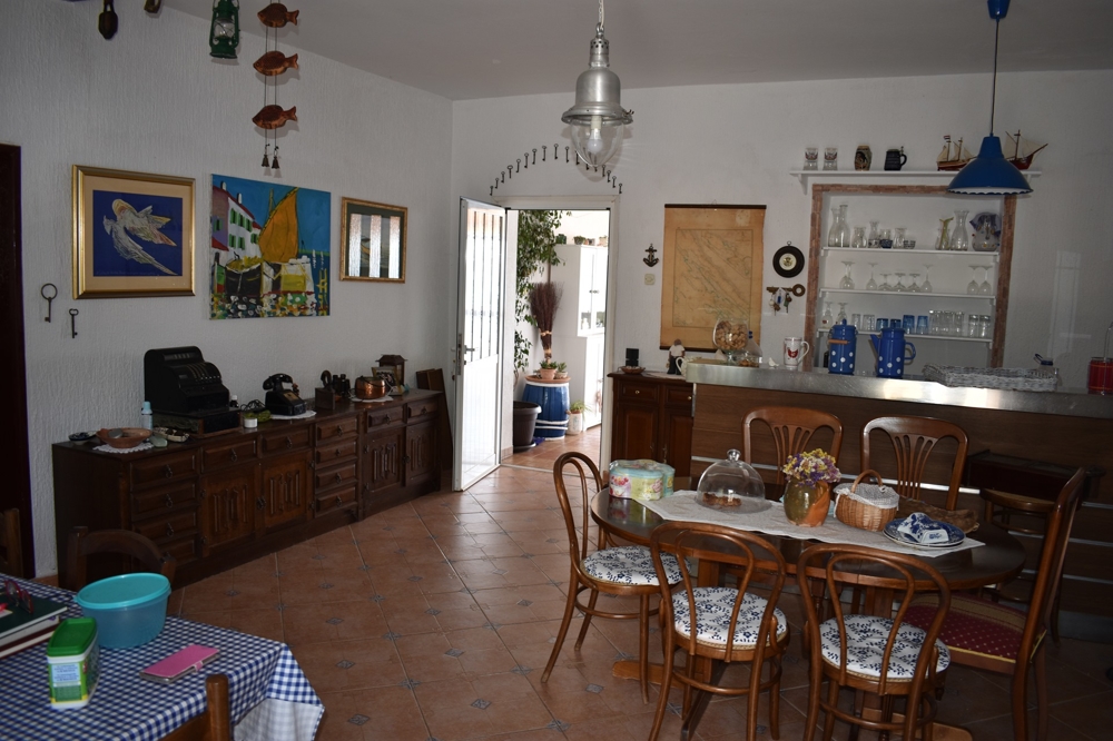 Kitchen and dining area of ​​Villa H1240 in Croatia.