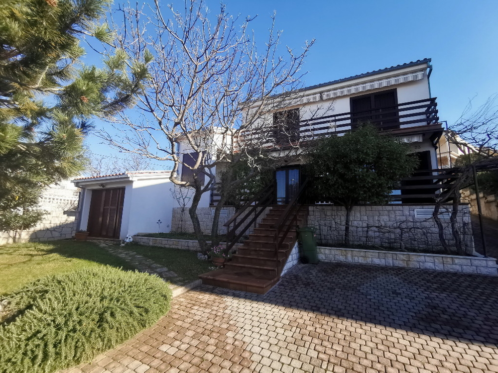 Novi Vinodolski, Kvarner House with Garden and Sea Views