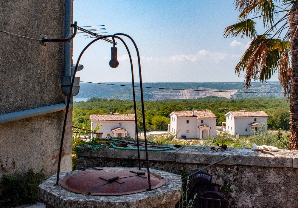 Stone house villas in a complex in Istria, Labin region for sale.