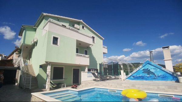Buy a house in Croatia - Trogir region in Central Dalmatia - Panorama Scouting.