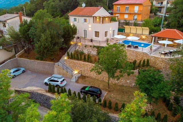 Buy house with swimming pool near Crikvenica in Croatia - Panorama Scouting GmbH.