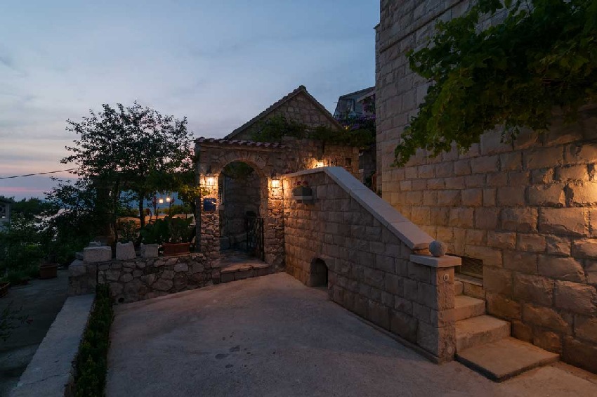 Stone house property near the sea in Croatia for sale - Panorama Scouting.