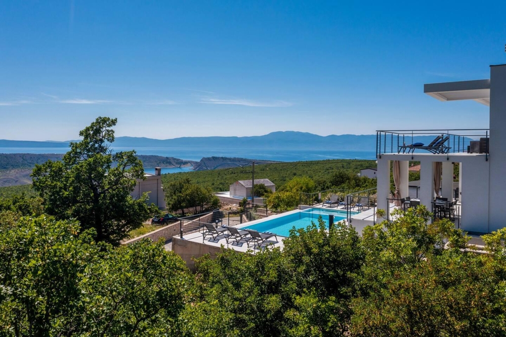 Buy modern villa with swimming pool in Croatia - Panorama Scouting Immobilien.