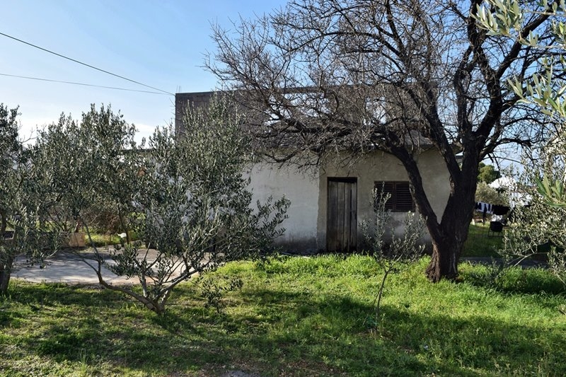 House for renovation near the sea in Murter, Croatia for sale - Panorama Scouting.