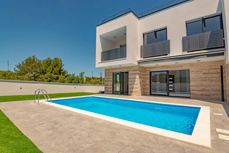 Villa with swimming pool in Vodice, Croatia for sale - Panorama Scouting.