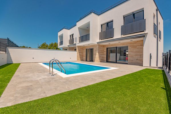 Buy a new house with pool in Croatia - Panorama Scouting.