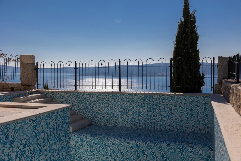 Villa with swimming pool and panoramic sea views in Crikvenica, Croatia for sale - Panorama Scouting Properties.