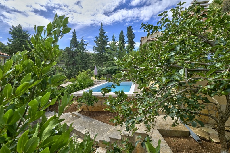 Buy house with pool in Croatia - Panorama Scouting.