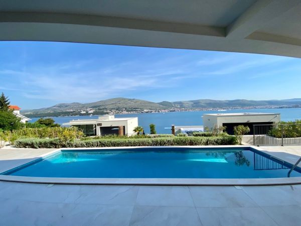 Luxury real estate with pool and sea view in Croatia on the island of Ciovo for sale - Panorama Scouting H1922.
