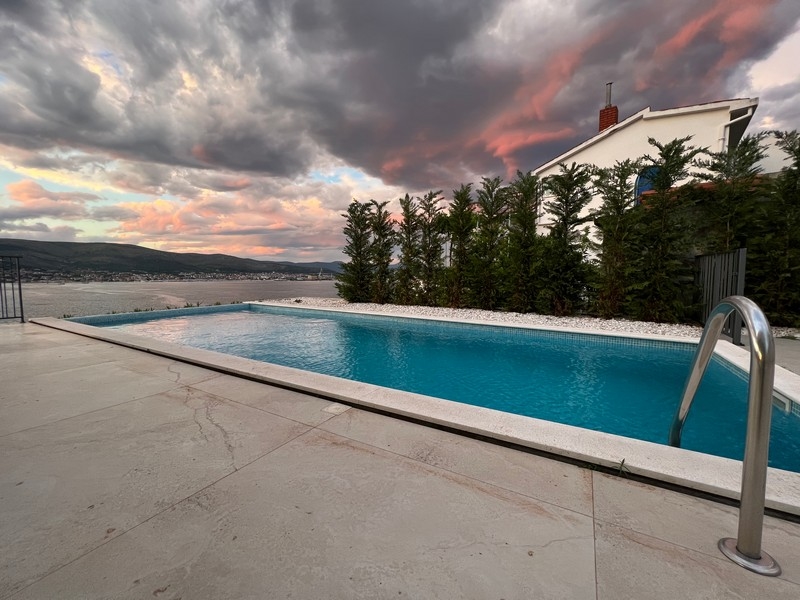 New luxury villas for sale in the area on the island of Ciovo in Croatia - Panorama Scouting H1927.