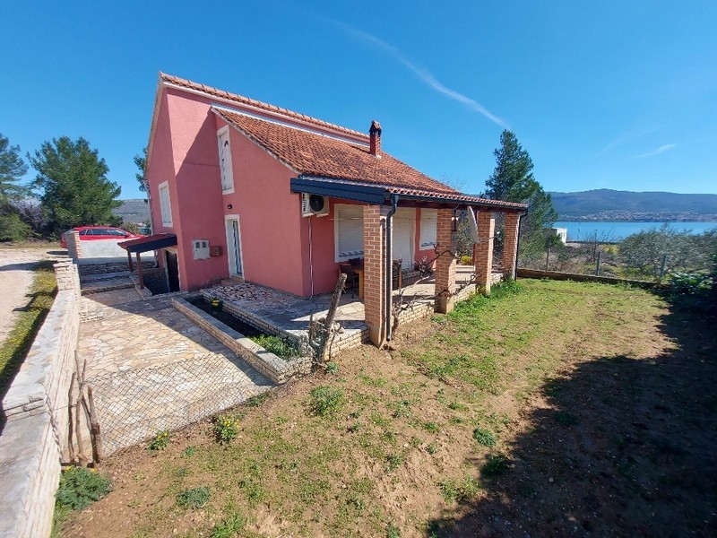Buy a house near the sea in Croatia - Panorama Scouting H2488.