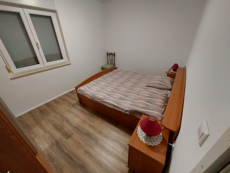 Bedroom with double bed - Property H2488, Croatia.