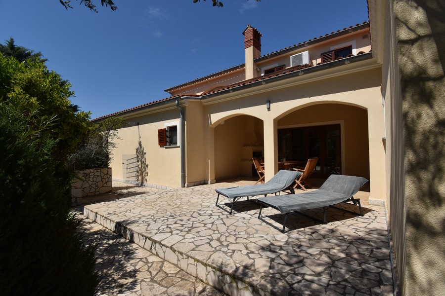 Terrace of villa H2521 for sale in Istria - Panorama Scouting.