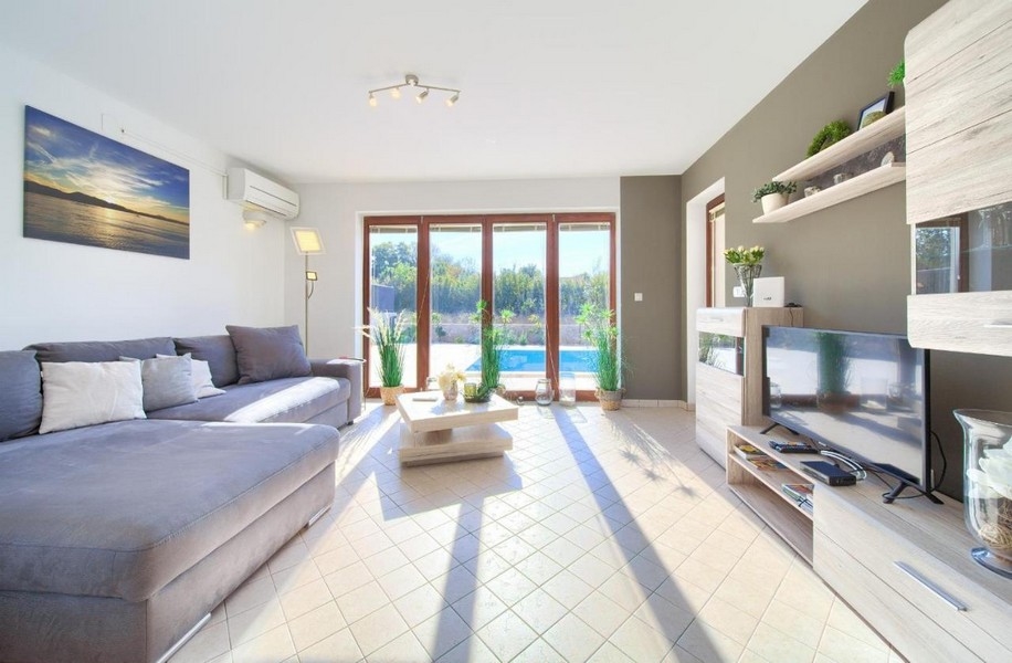 Modern furnished living area of ​​the property H2586, Croatia - Panorama Scouting.