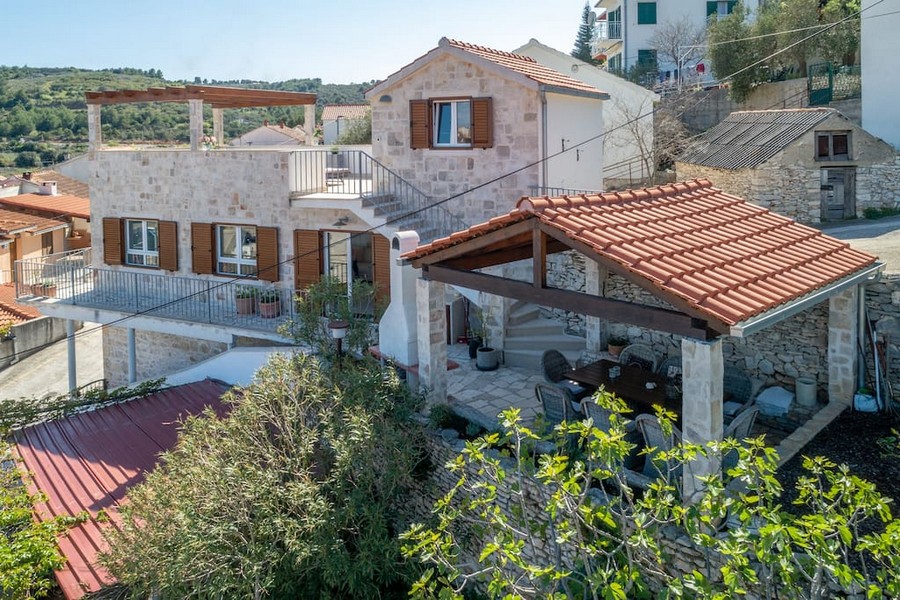 Mediterranean house near the sea in Croatia for sale - Panorama Scouting H2595.