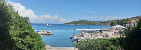 Fantastic location just 15 meters from the sea - Real Estate Croatia - H2742
