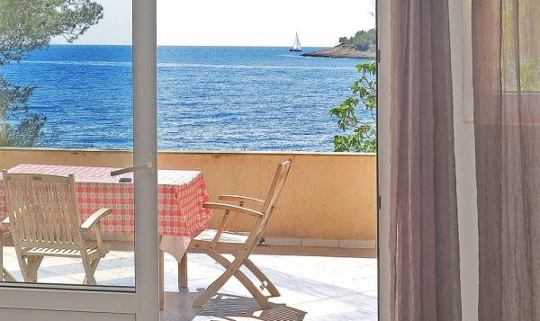 Seafront house for sale in Croatia on the island of Solta.