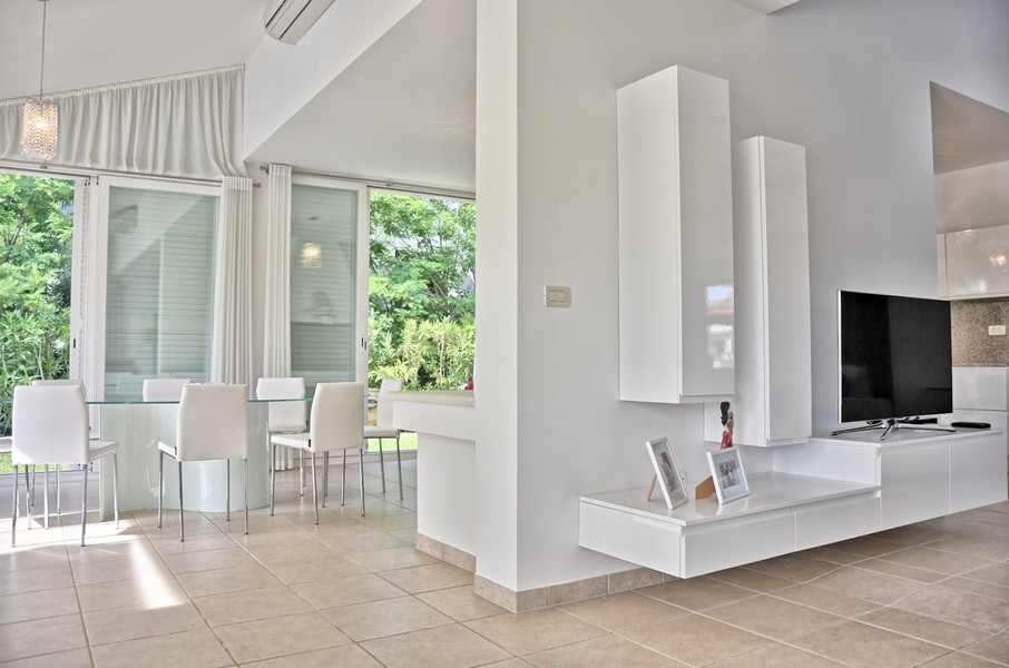 Elegant dining area in the house in Istria, perfectly located by the sea.