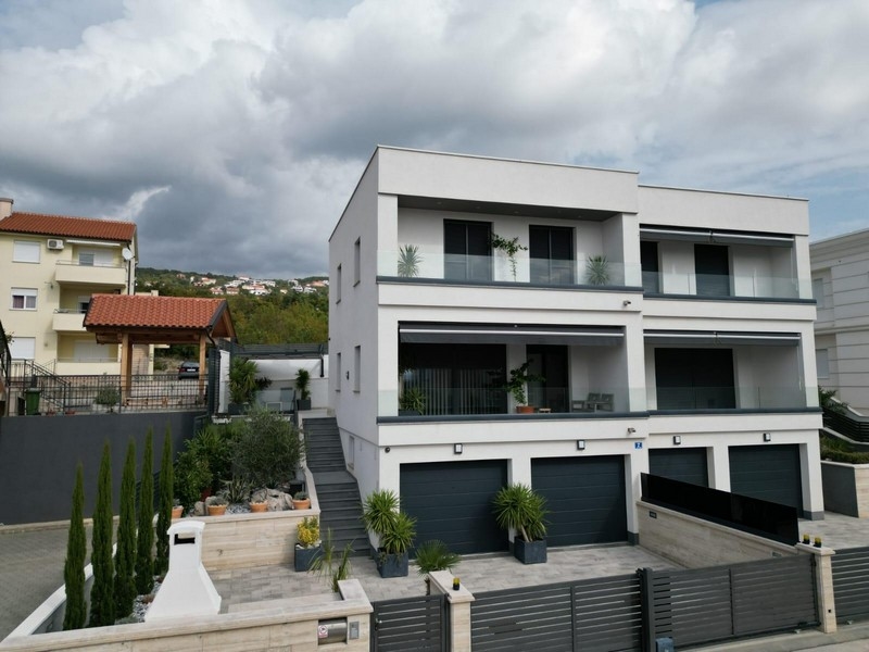 Contemporary Croatian property with flat roof and terrace