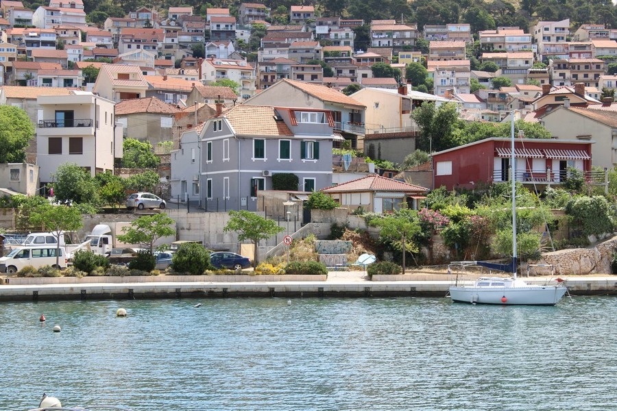 Buy a house by the sea in Sibenik, Croatia - Panorama Scouting H3012.