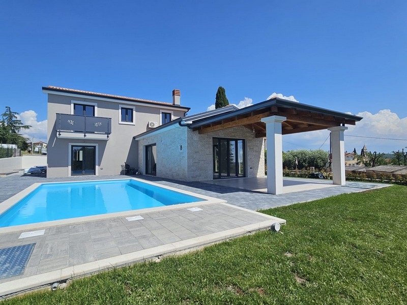 New house with swimming pool near Porec in Istria.