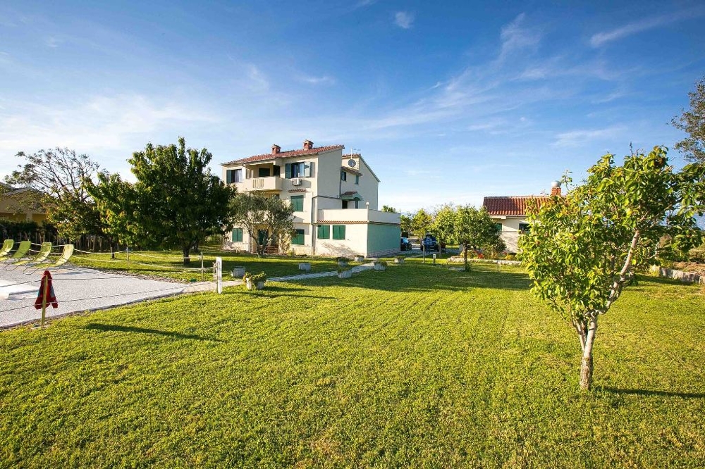 Buy house with garden and swimming pool in Croatia - Panorama Scouting.