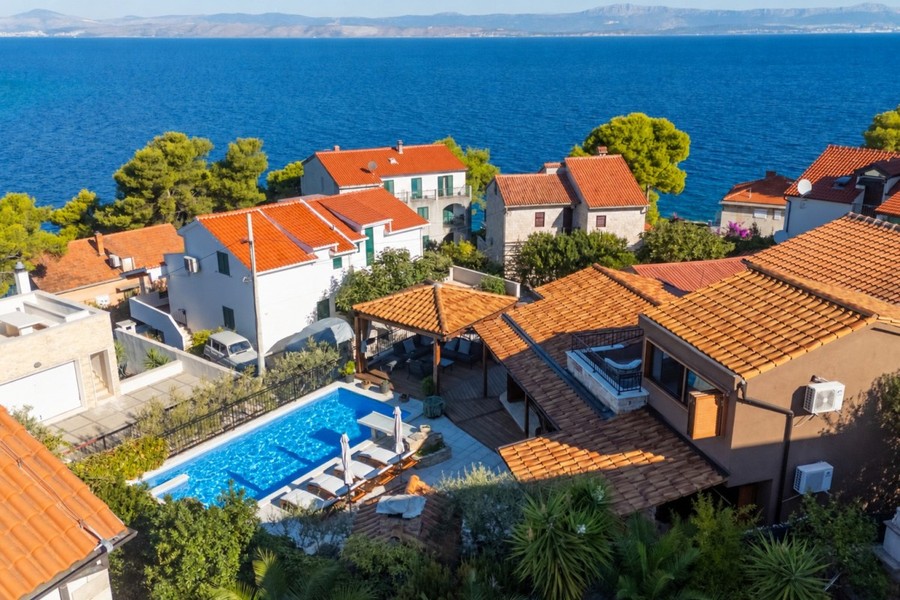 Stone house with pool and sea view on Solta Island