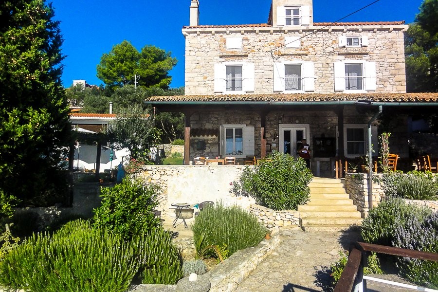 Renovated stone house with garden on Losinj Island